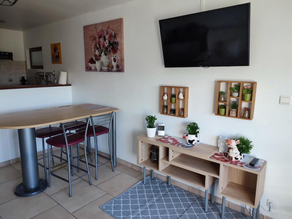 Le Champs Des Lievres Apartment Beaumont Exterior foto